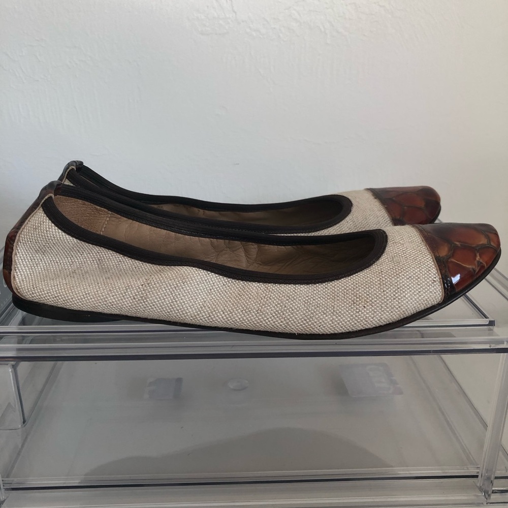 Donald J Pliner Linen and Tortoise Flats - Picture 2 of 10